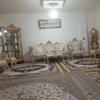 تعدادی لوازم منزل به فروش میرسید