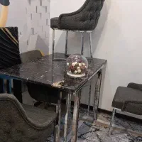 میز نهار خوری چهار نفره.