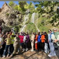 بزن بزیم گلاب‌گیری فقط ۱۰ نفر ظرفیت فردا شب