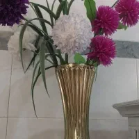 گل و گلدان