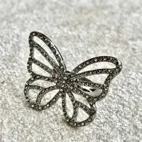 انگشتر پروانه ای