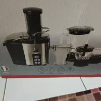 یک دستگاه آبمیوه گیری،رنگ سفید مارک تکنو