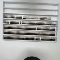 میز مانیکور و صندلی مخصوص، در حد نو|آرایشگاه و سالن‌های زیبایی|اراک, |دیوار