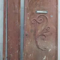درب ورودی طول ۲۱۰وعرض ۱۱۰