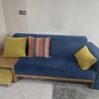 کاناپه سه نفره همراه با میز