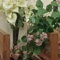 گل مصنوعی با گلدان