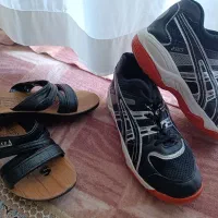 کفش asics و صندل