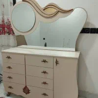 میز ارایشی شیک و نو نو|تخت و سرویس خواب|آبادان, |دیوار