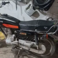 یک دستگاه موتورسیکلت 200 استاردی  لیفان فروش میرسد