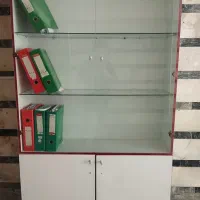 کتابخانه بزرگ و جادار