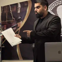 وکیل استراتژیست برای پرونده‌های مالی و کیفری