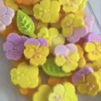 فروشنده در لوازم قنادی شیفت صبح