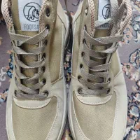 چندتا کتاب،، لباس کفش