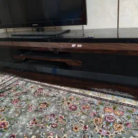 تلوزیون ومیز