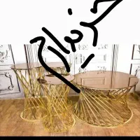 جلو مبلی فلزی با شیشه طلایی