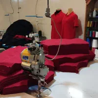 خیاط مسلط به چرخ های صنعتی