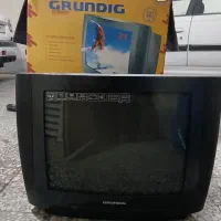 تلویزیون ۲۱ اینچ گروندیک به همراه میز