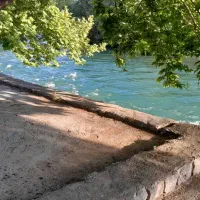 سکوی شخصی لب آب رودخانه زاینده رود|اجارهٔ کوتاه‌مدت آپارتمان و سوئیت|سامان, |دیوار