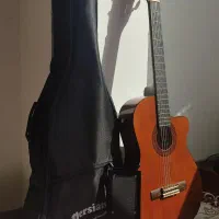 گیتار یاماها سی‌40 (Yamaha C40) ب همراه تمام وسایل