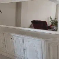 کنسول با اینه سفید