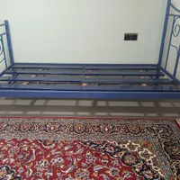 فروش یک تختخواب فلزی یک نفره بدون تشک|تخت و سرویس خواب|رودسر, |دیوار