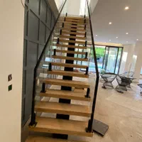 نرده شیشه ای (جان پناه یا هندریل)