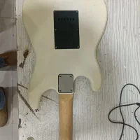فروش فوری گیتار الکتریک|گیتار، بیس، امپلیفایر|بندرعباس, |دیوار