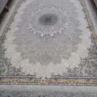 فرش طوسی دودی ۹ متری ۷۰۰ شانه و فرش لاکی ۹ متری