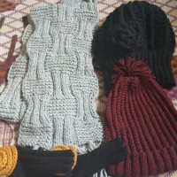 دوعدد کلاه و شال نخی ودست کش
