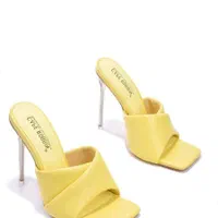 دمپایی مدل نادیا عمده کفش کتونی صندل