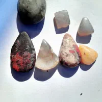 7 عدد نگین عتیقه دست ساز با خطوط عجیب