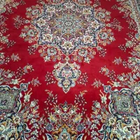 فرش قرمزرنگ خوشگل