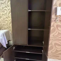 جا لباسی  و جا کفشی و‌کمد اینه دار