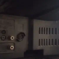 یک عدد تلویزیون سامسونگ قدیمی