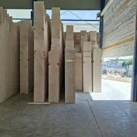 کارگر ماهر در سنگ فروشی