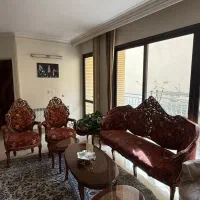 مبل استیل همراه با ناهار خوری و ویترین