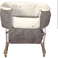 گهواره تخت|تخت و صندلی بچه|قدس, شهر‌قدس|دیوار