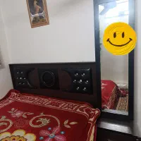 تخت خواب۲نفره و دراور میز ارایش و پاتختی و جاکفشی