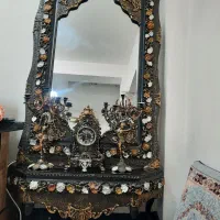 آینه و کنسول و شمعدان