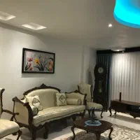 سرویس مبل کلاسیک ۷ نفره همراه با میز ناهارخوری