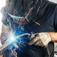 جوشکاری سیار و ساخت سازه‌های فلزی (خدمات در محل)