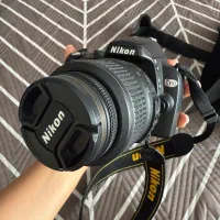 دوربین نیکون D6با پایه دوربین