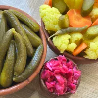 ترشی خانگی.خیارشور ترد خانگی.ترشی کلم