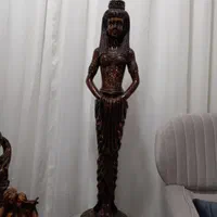 ساعت و مجسمه