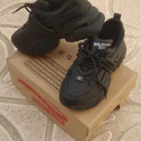 یک جفت کفش اسپرت دخترانه خارجی سایز ۳۸