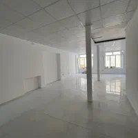 مغازه تجاری ۱۰۰ متر بر خیایان طبقه اول