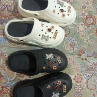 دو جفت دمپایی کراکس نو