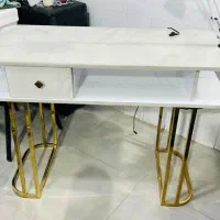 میز کاشت ناخن و اسپا