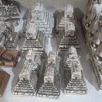 تندیس و دستکلیدهای هخامنشی|مجسمه، تندیس، ماکت|شهر بابک, |دیوار