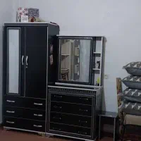 کمد و میز آرایش در حد نو